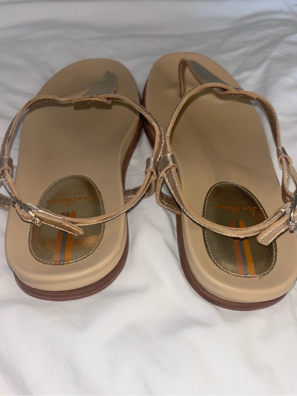 Sam Edelman 8 Gold Metallic Leather T Strap Thong Sandal Flip Flops Coastal Shoe - Picture 9 of 11